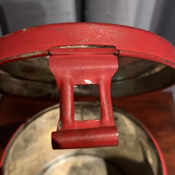 Vintage Painted Kreamer 2 Tin Canister with Hinged Latched Lid - Picture 10 of 15